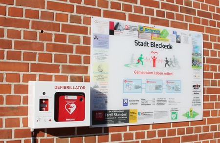 Defibrillator am Bürgerhaus