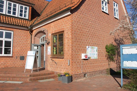 Standort des Defibrillators am Bürgerhaus der Stadt Bleckede