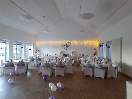 Großer Saal für eine Hochzeit festlich dekoriert (Bildautor: H. Barwich)